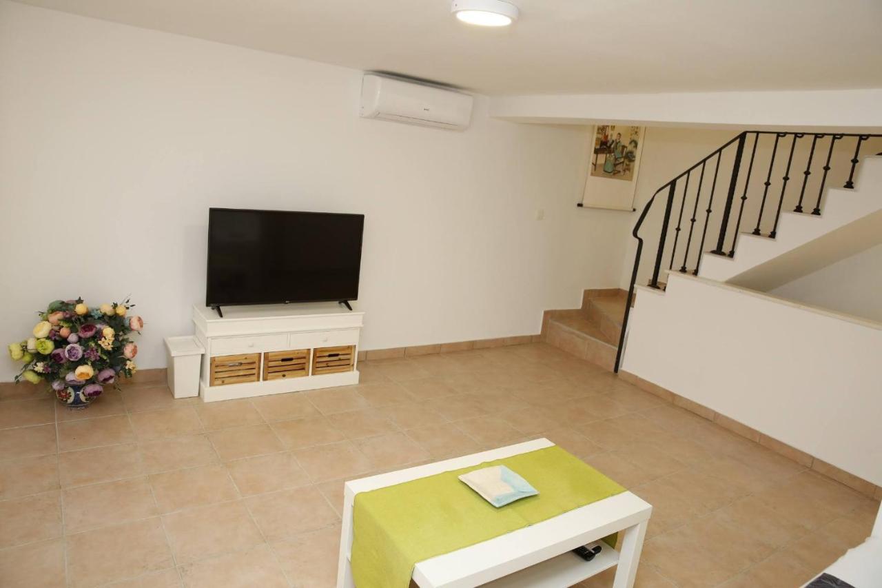 Holiday Home Yan With Bay View Vodice Kültér fotó